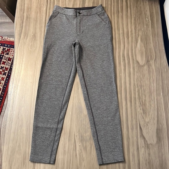 LULULEMON CITY TREK WOMENS GRAY TROUSER II SIZE 2 - Picture 2 of 16